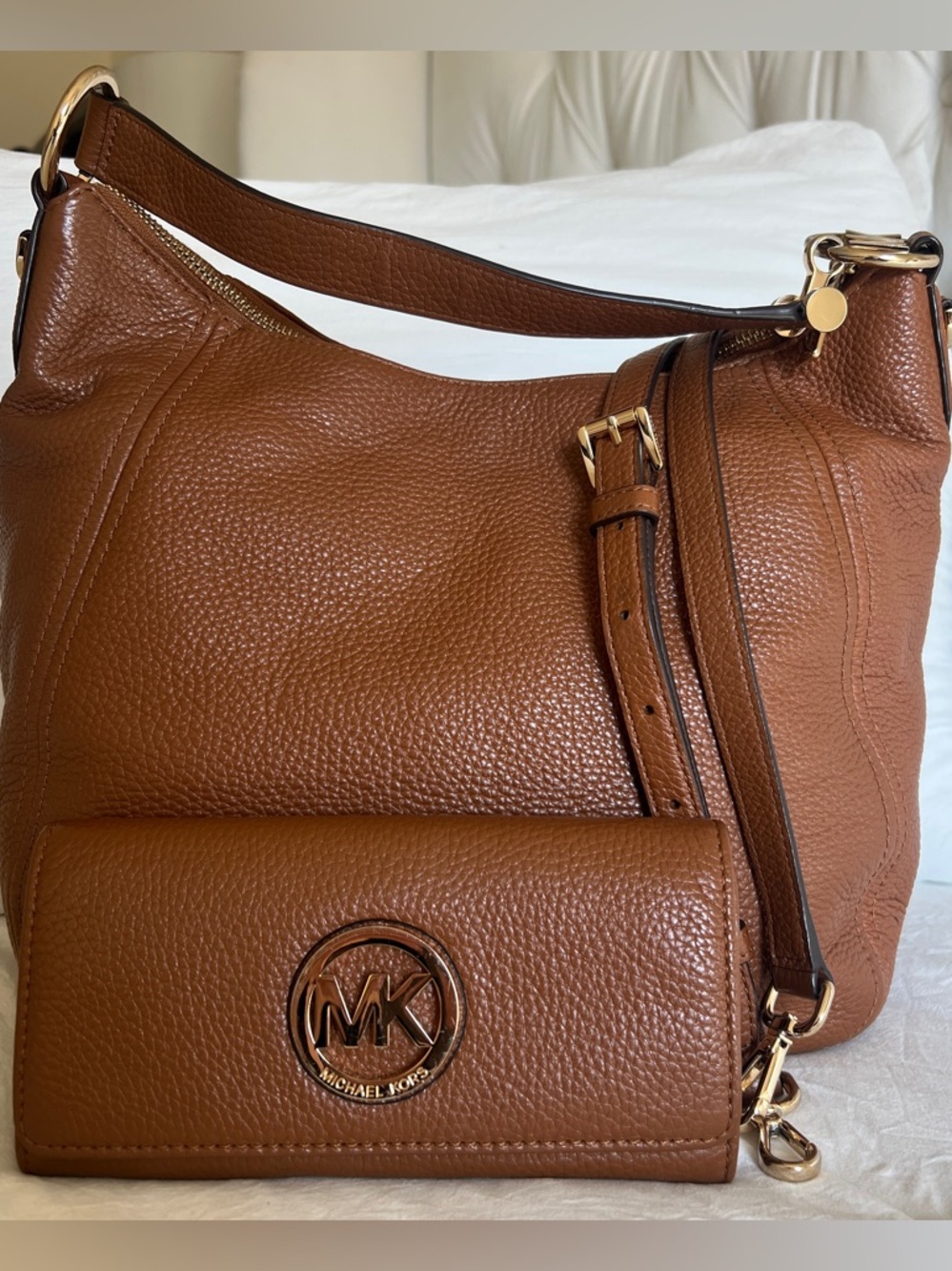 Michael Kors Tan Pebbled Leather Shoulder Bag with Matching Wallet Gold Hardware